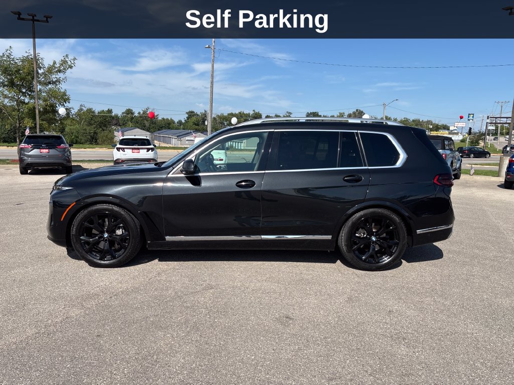 Used 2025 BMW X7 xDrive40i w/ Parking Assistance Package AWD/4WD image 2