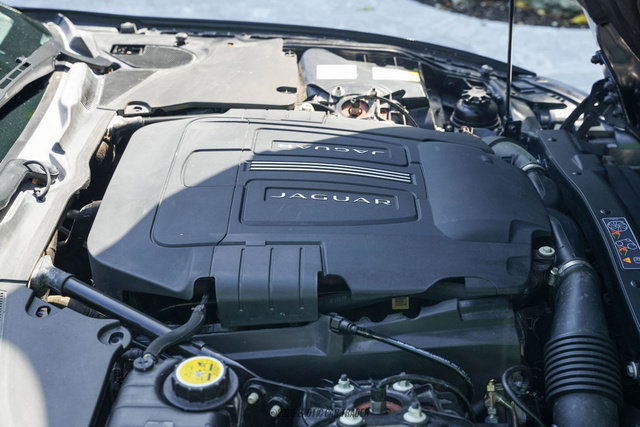 Used 2014 Jaguar XK Convertible RWD image 16