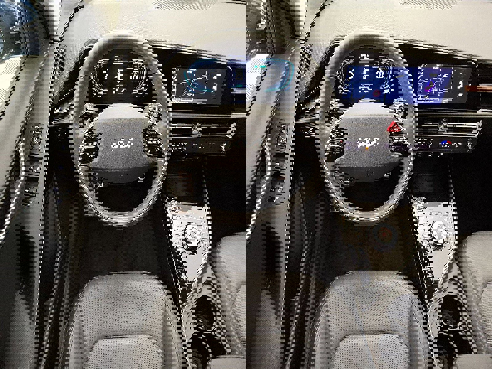 Used 2023 Kia Niro SX Touring image 21