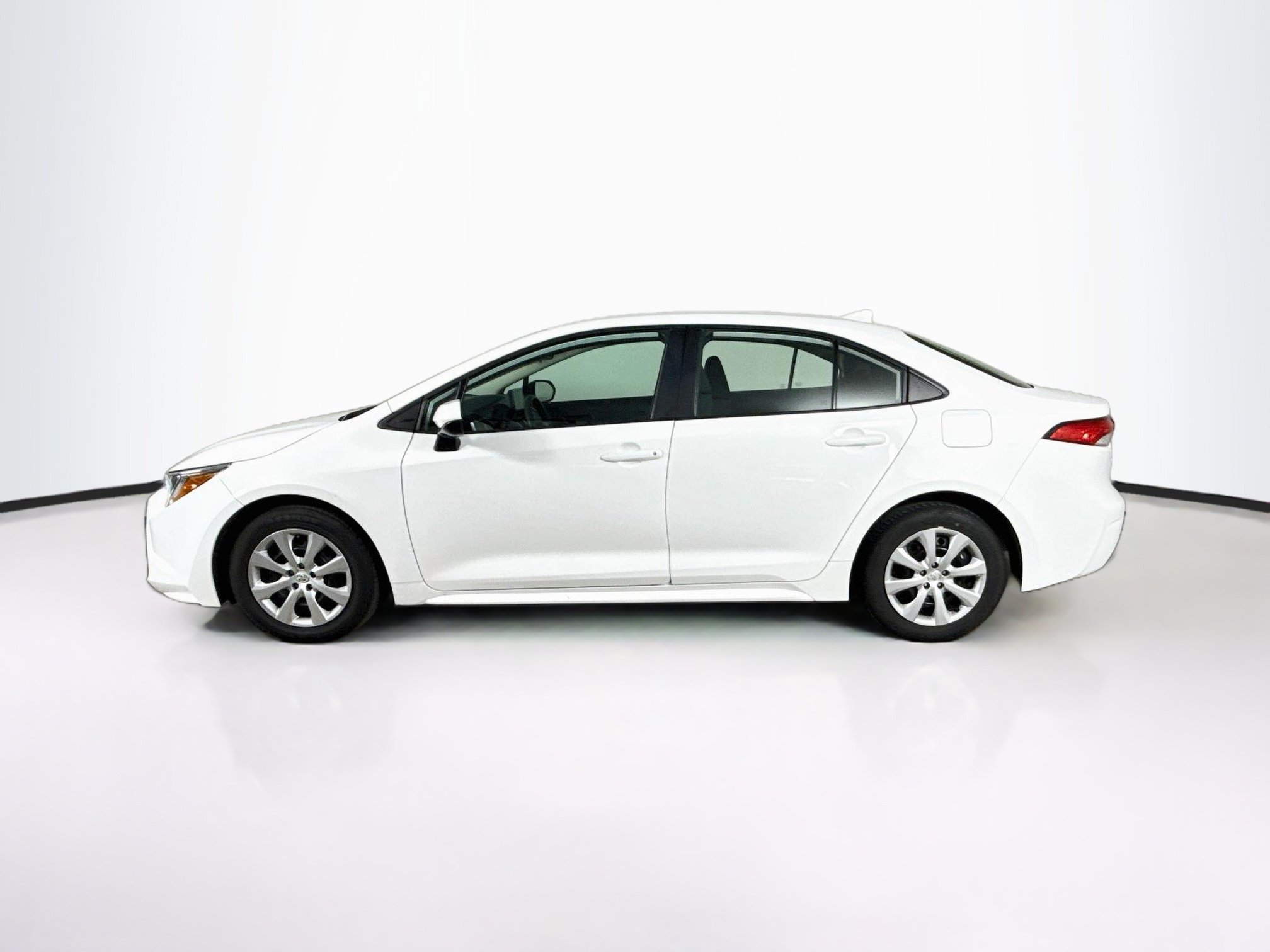 Used 2025 Toyota Corolla LE FWD image 7