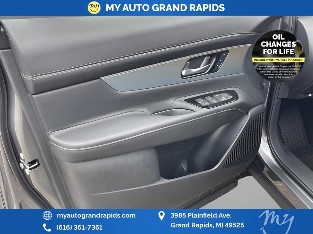 Used 2025 Nissan Murano SL w/ Cargo Package image 6