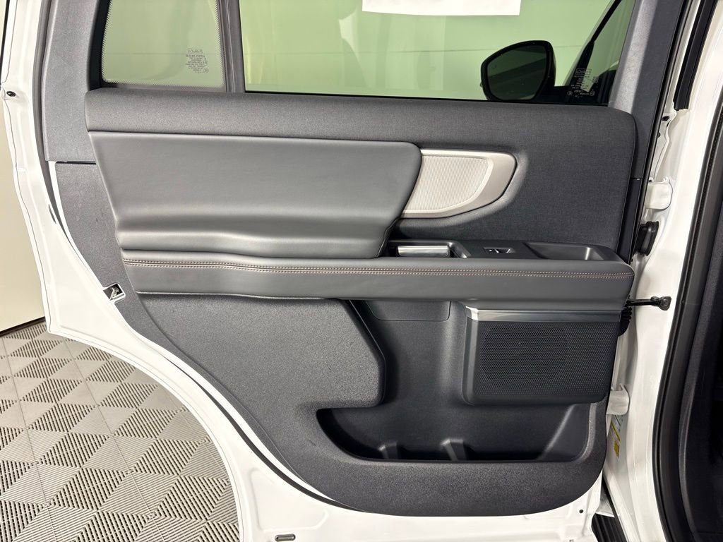 Used 2025 Ford Expedition Active image 46