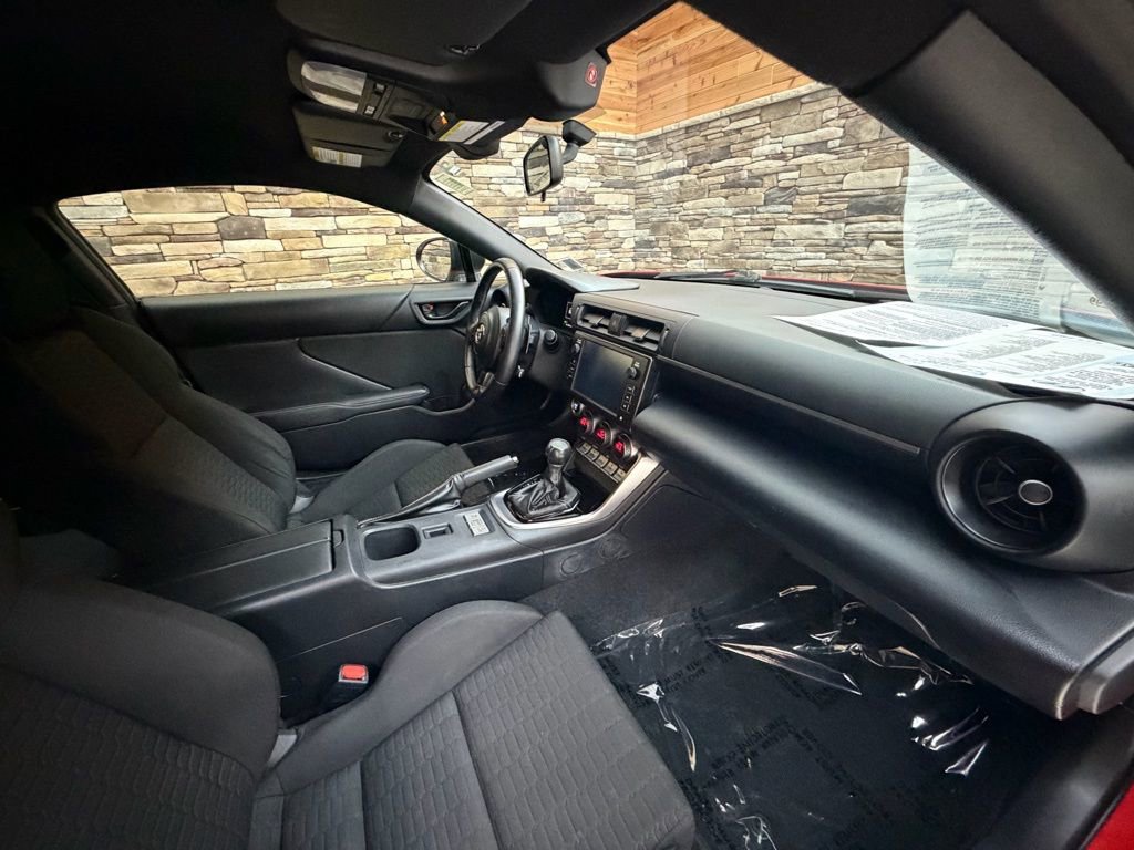 Used 2022 Toyota GR86 w/ ALL Weather Mat Package (TMS) image 13