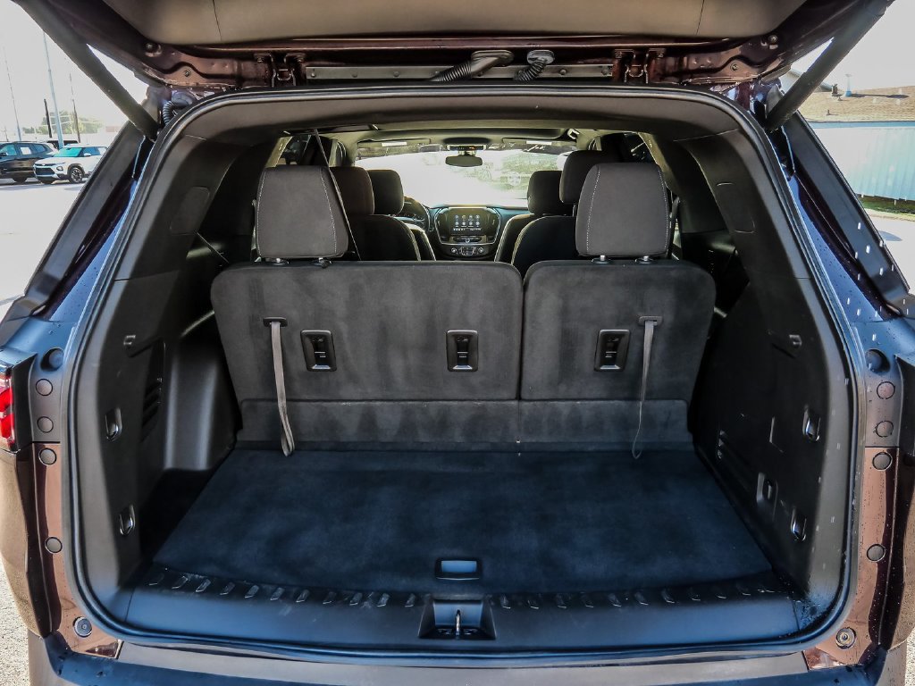 Used 2023 Chevrolet Traverse LT FWD image 13