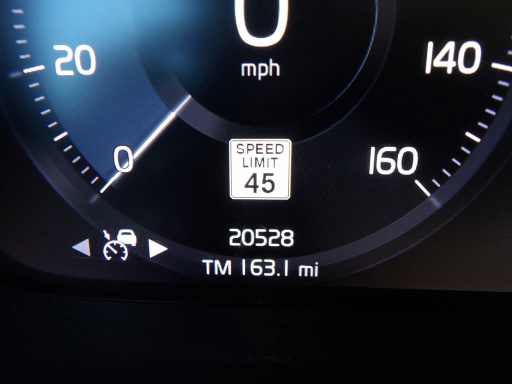 Used 2019 Volvo XC40 T5 R-Design AWD/4WD image 17