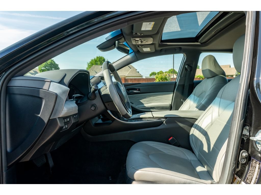 Used 2022 Toyota Avalon Limited w/ Advanced Safety Package FWD image 11