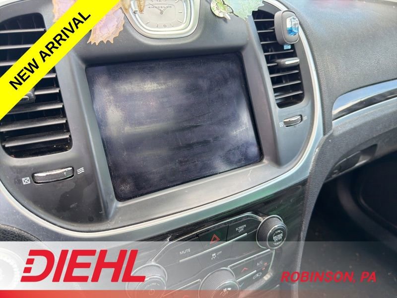 Used 2019 Chrysler 300 Touring w/ Quick Order Package 2EF RWD image 13