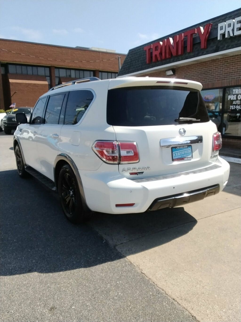 Used 2018 Nissan Armada SL image 2