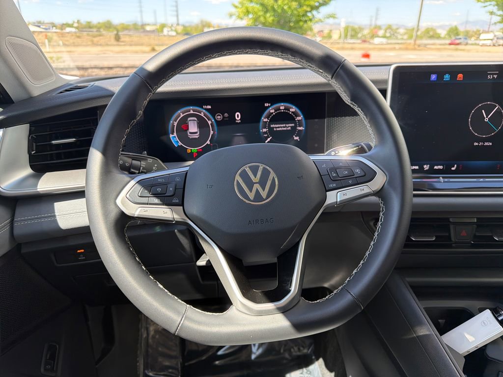 Certified 2025 Volkswagen Tiguan SE AWD/4WD image 17