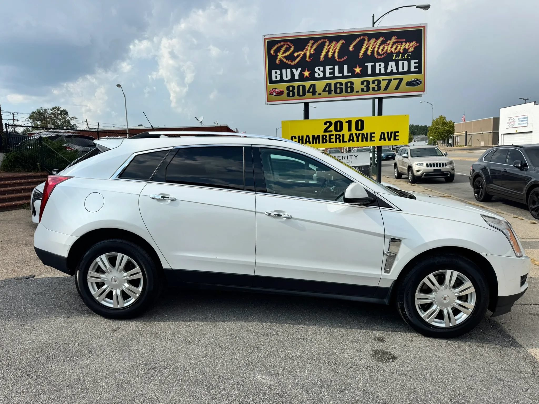Used 2012 Cadillac SRX Luxury FWD image 2