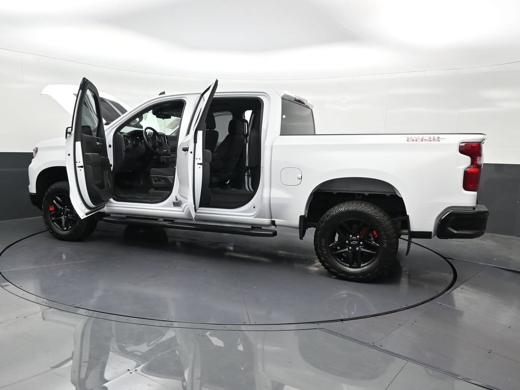 Used 2025 Chevrolet Silverado 1500 Custom Trail Boss AWD/4WD image 34