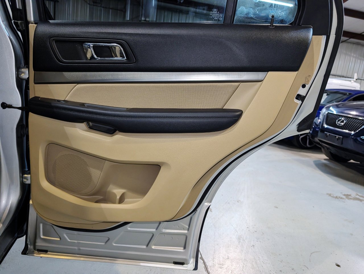 Used 2017 Ford Explorer FWD image 24