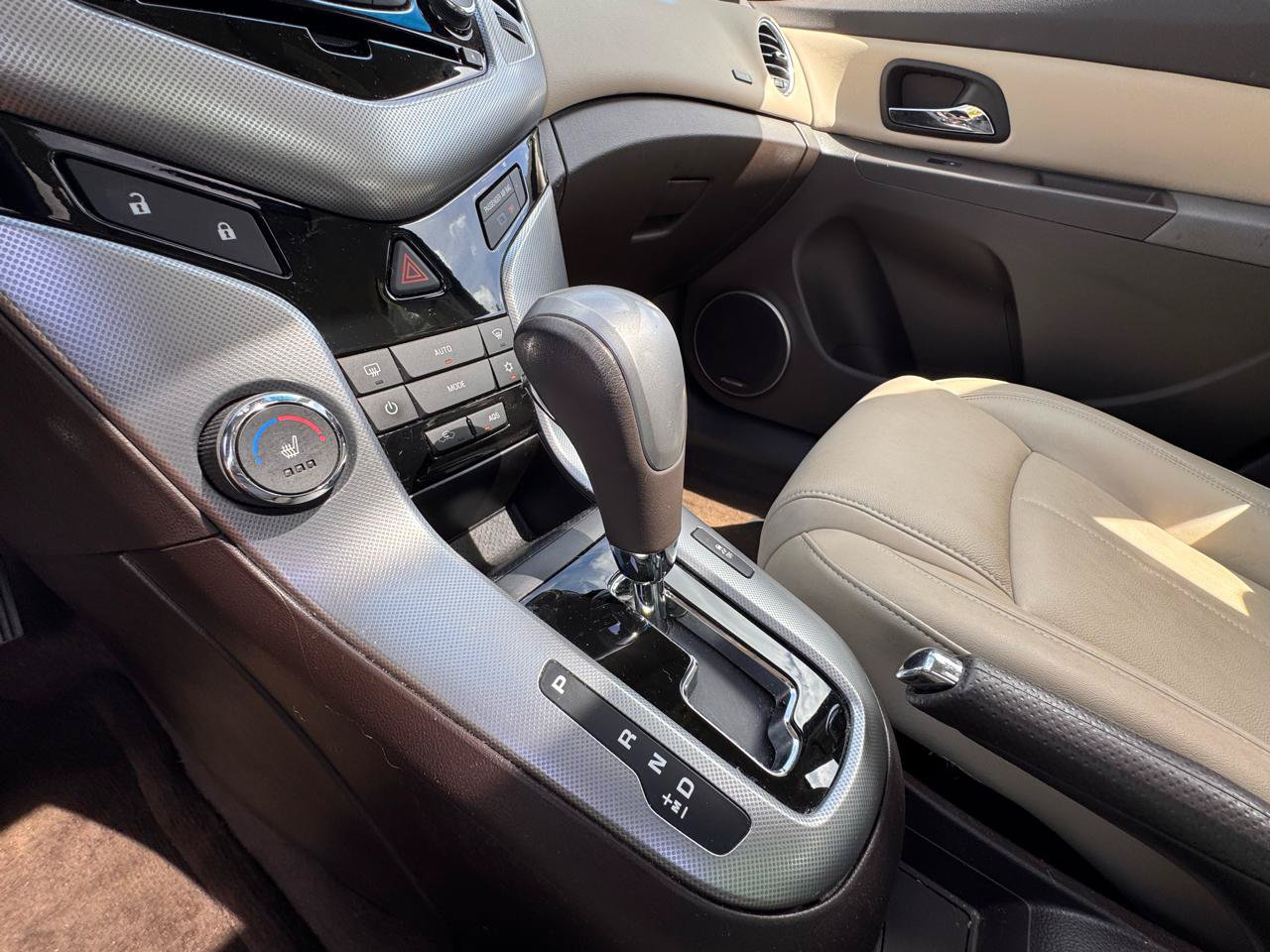 Used 2011 Chevrolet Cruze LTZ w/ RS Package FWD image 28
