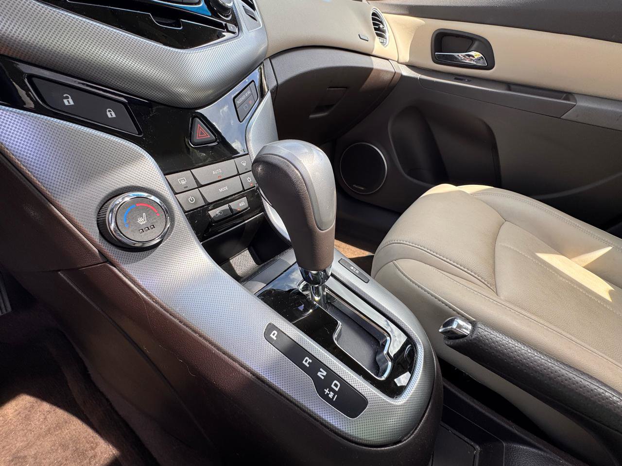 Used 2011 Chevrolet Cruze LTZ w/ RS Package FWD image 28