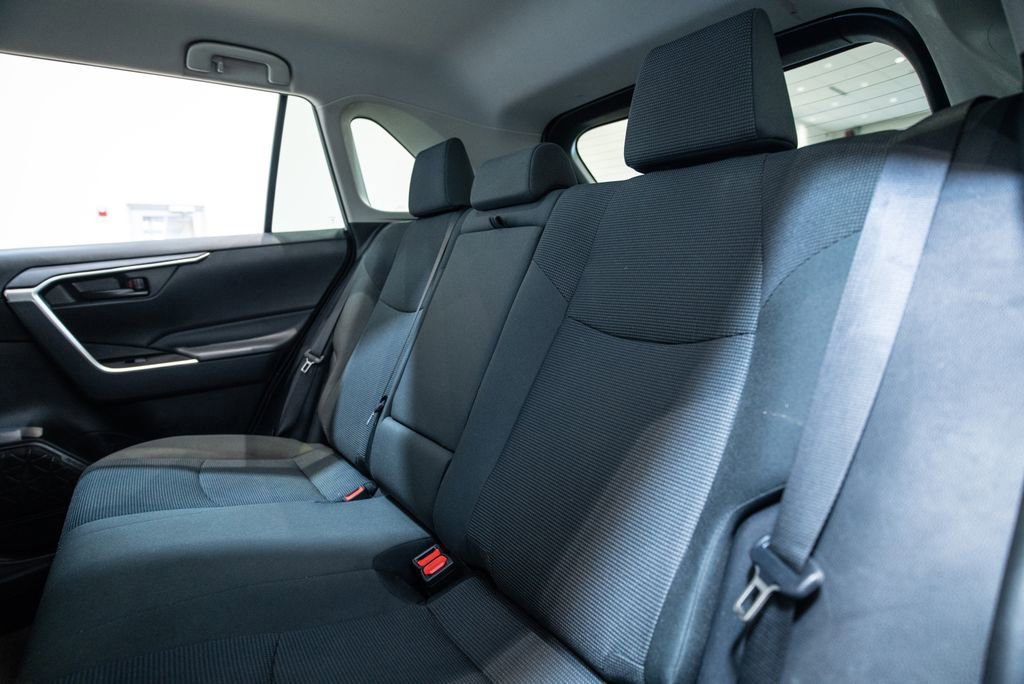 Used 2024 Toyota RAV4 LE image 31