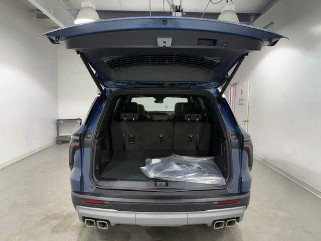 New 2026 Chevrolet Traverse LT image 8