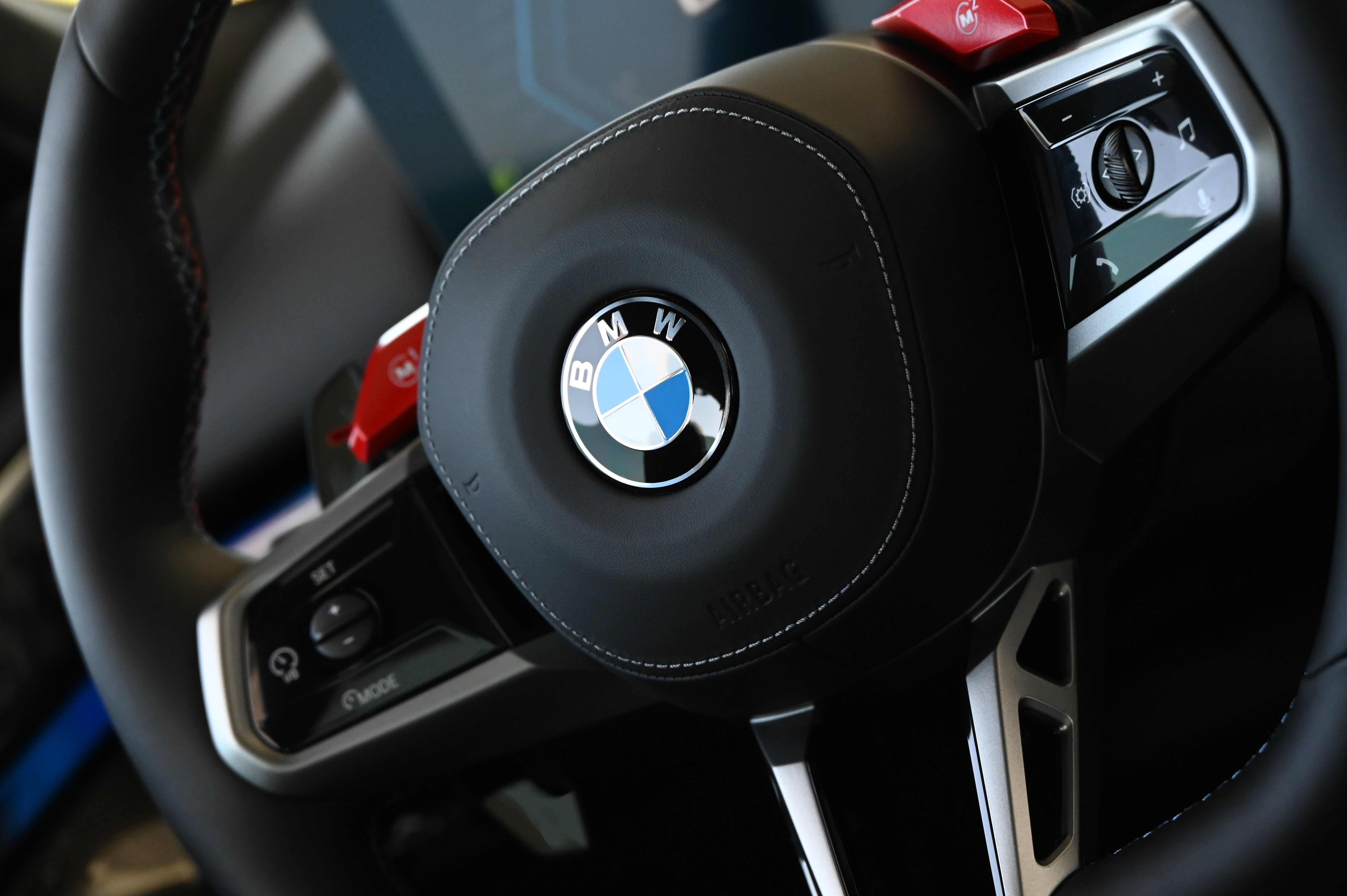 New 2027 BMW M5 w/ Executive Package AWD/4WD image 21