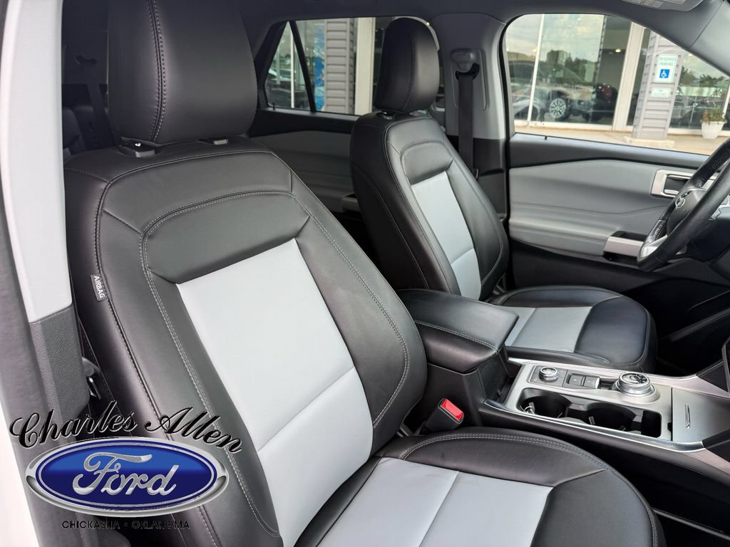 Used 2023 Ford Explorer XLT w/ Equipment Group 202A AWD/4WD image 11