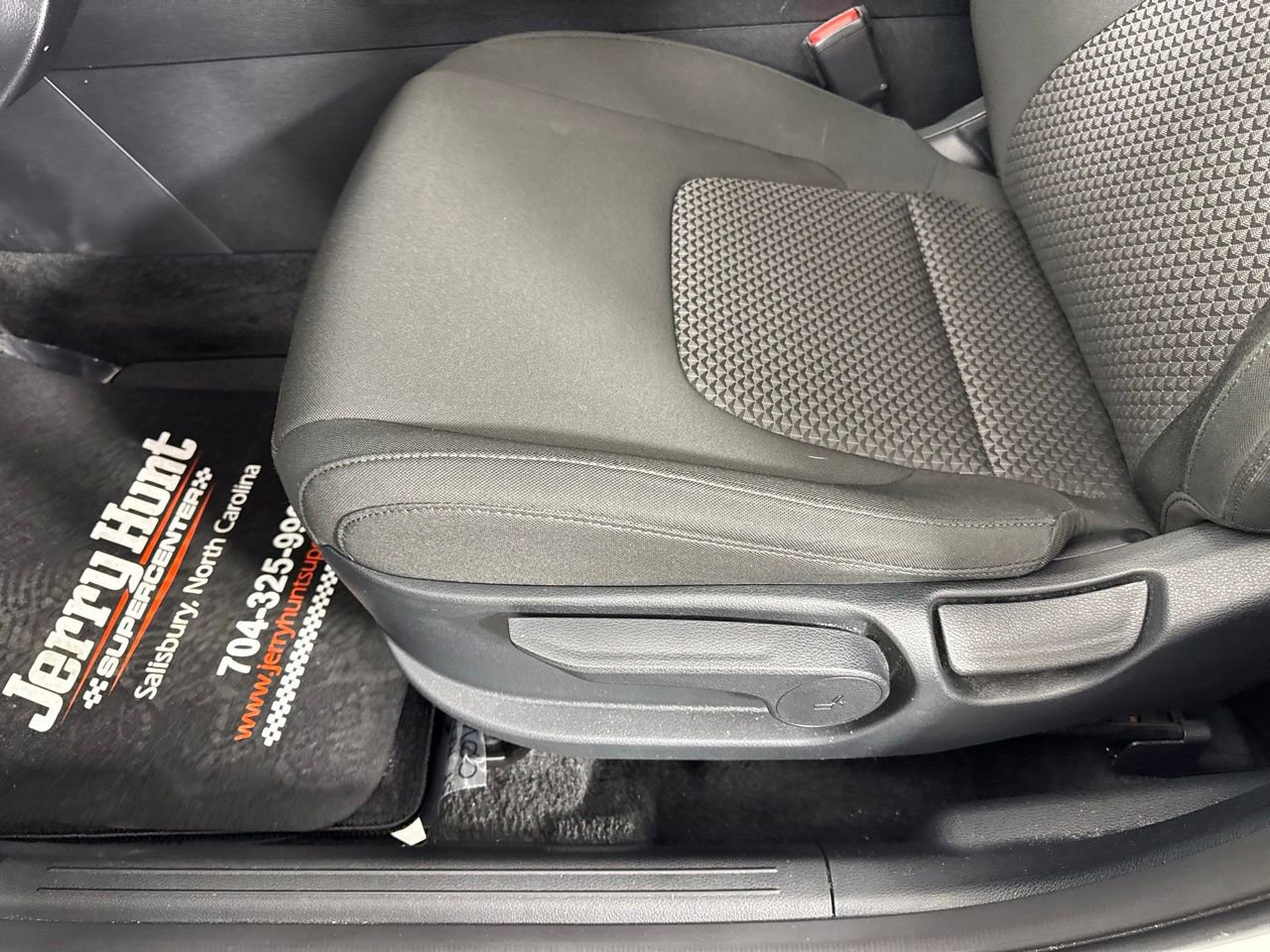 Used 2024 Kia Sportage LX image 12