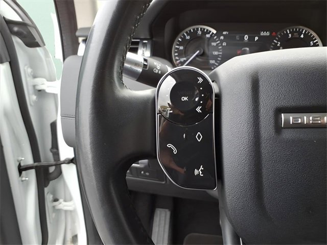 Used 2020 Land Rover Discovery Sport image 13