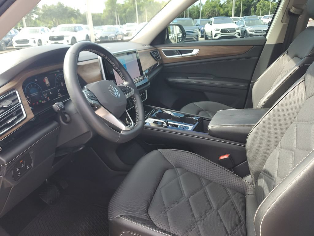 Certified 2024 Volkswagen Atlas SE w/ Panoramic Sunroof Package FWD image 24