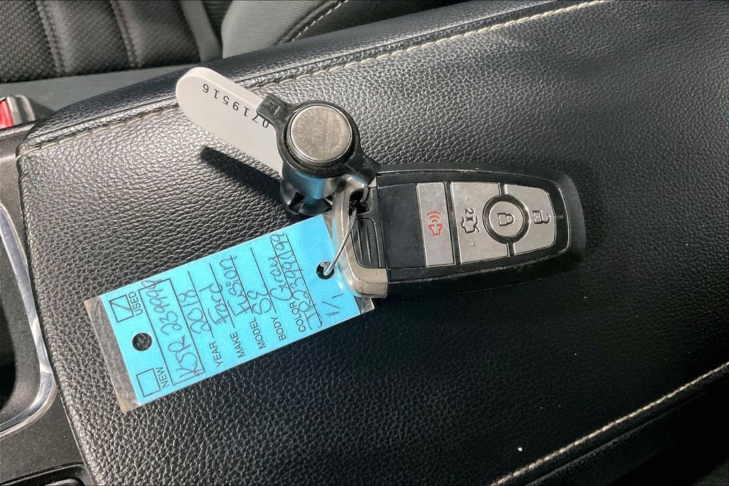 Used 2018 Ford Fusion SE w/ Fusion SE Technology Package image 13