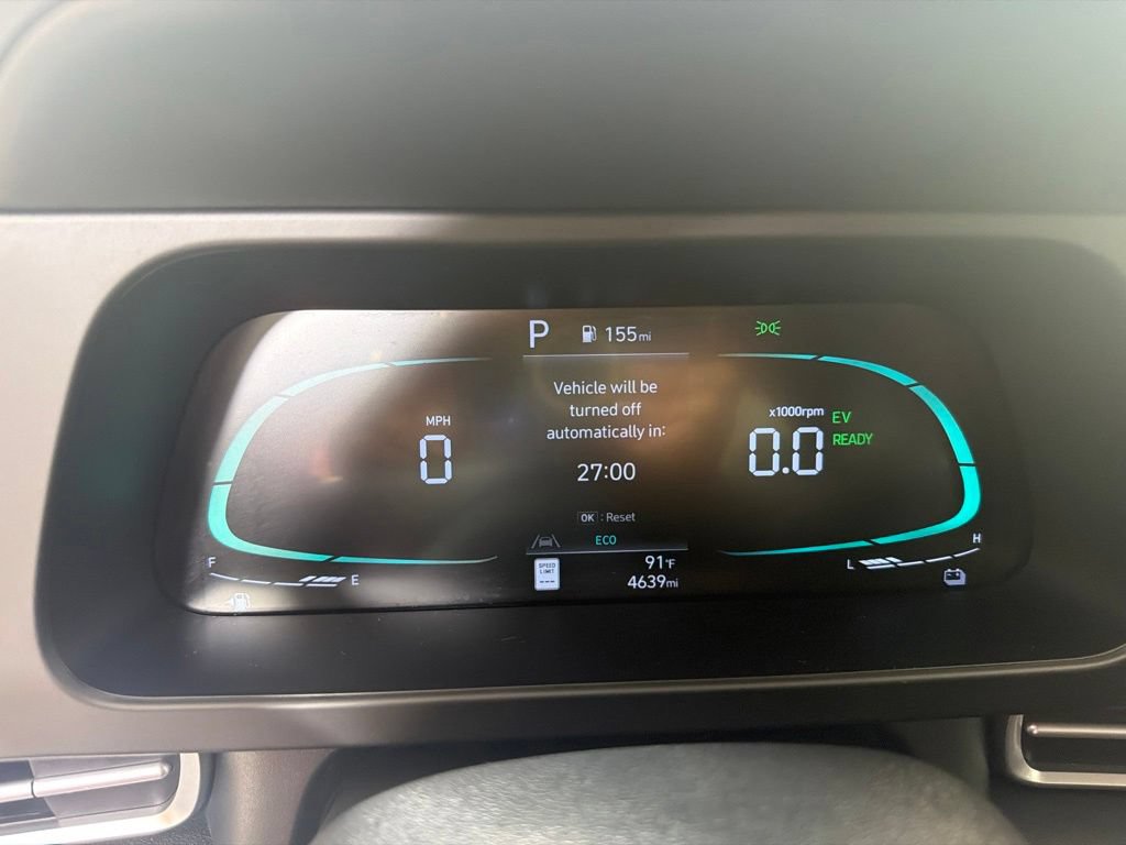 Used 2025 Hyundai Elantra Hybrid FWD image 17