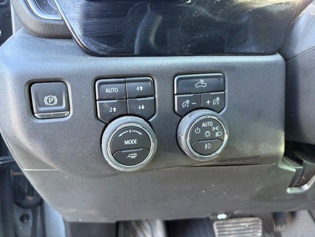 Used 2025 Chevrolet Silverado 1500 LT Trail Boss w/ Convenience Package II AWD/4WD image 11