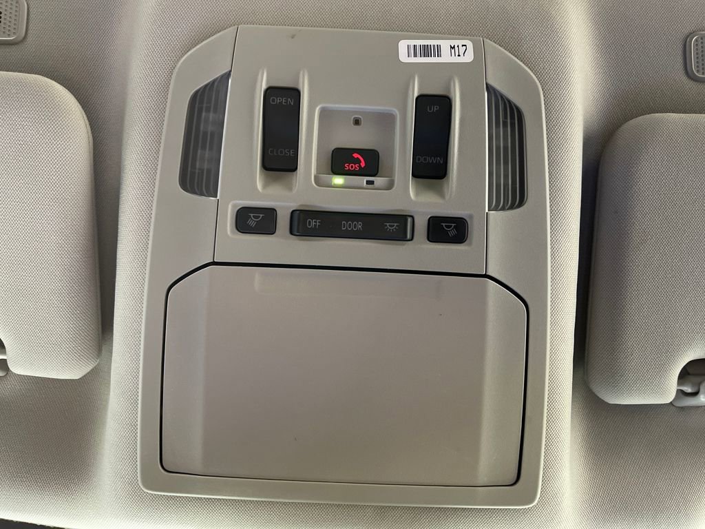 Certified 2024 Toyota Highlander XLE image 29