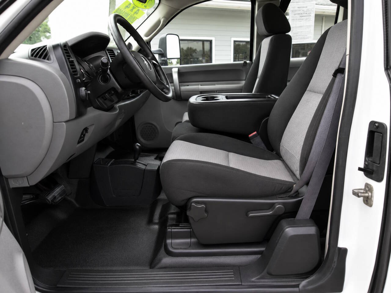 Used 2009 Chevrolet Silverado 2500 W/T AWD/4WD image 10