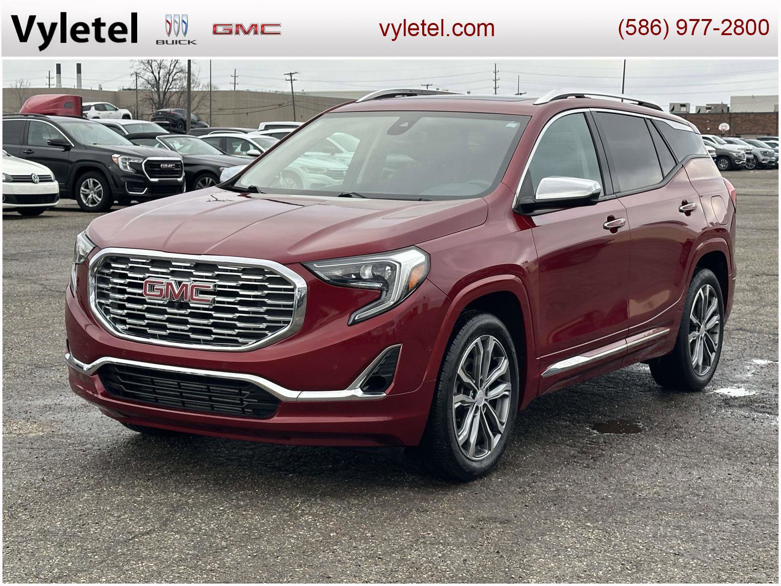Used 2018 GMC Terrain Denali w/ Advanced Safety Package image 5