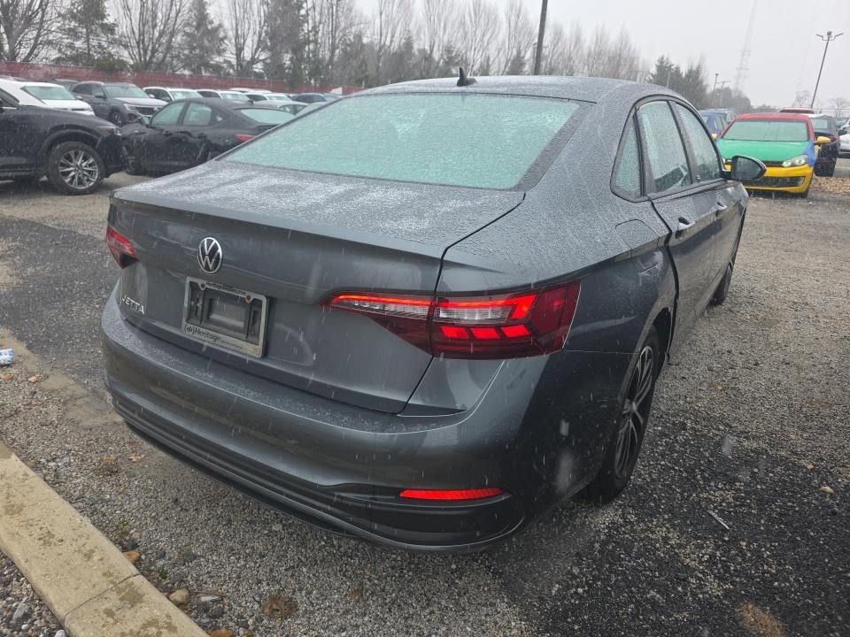 Used 2024 Volkswagen Jetta Sport image 5