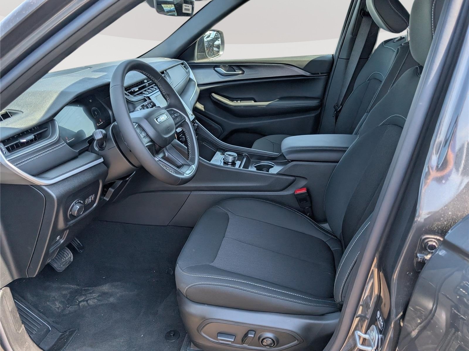 New 2026 Jeep Grand Cherokee Laredo AWD/4WD image 10