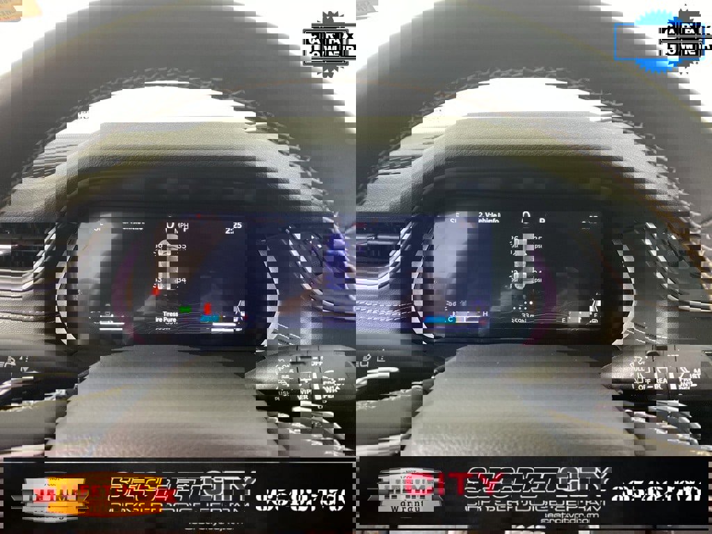 Used 2023 Jeep Grand Cherokee Laredo image 17