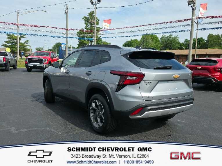New 2026 Chevrolet Trax LT w/ Driver Confidence Package FWD image 7