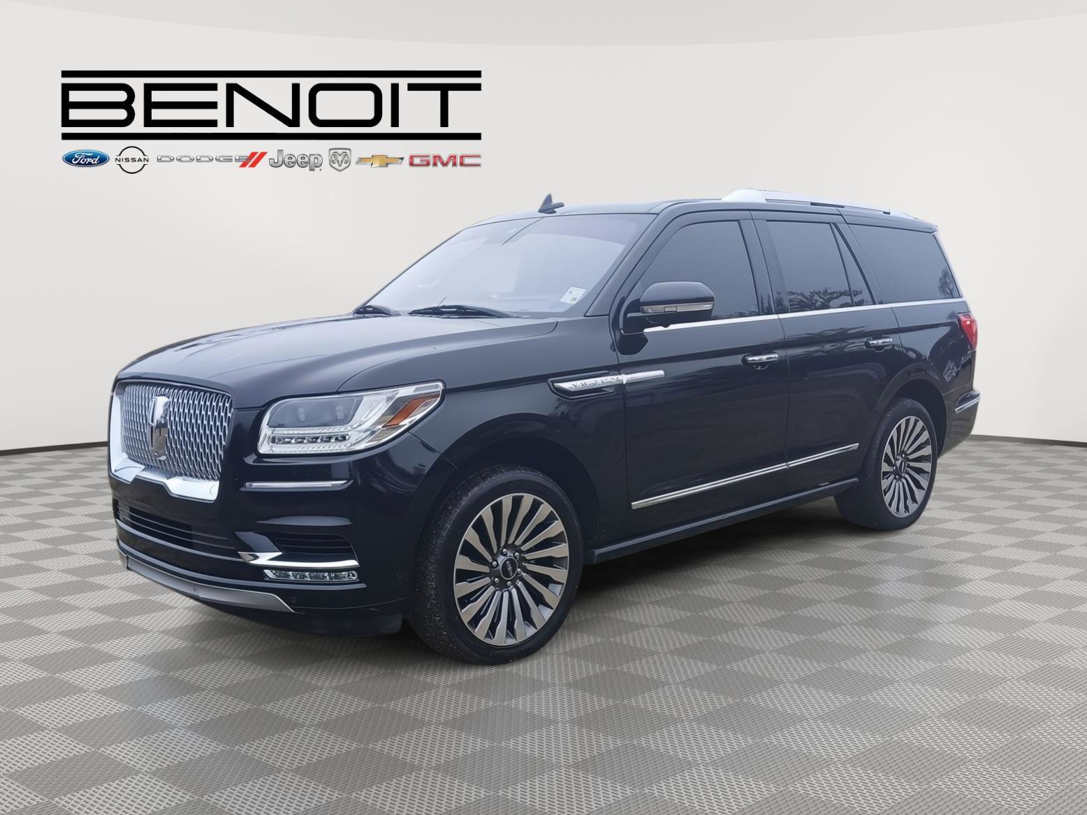 Used 2019 Lincoln Navigator Reserve image 1