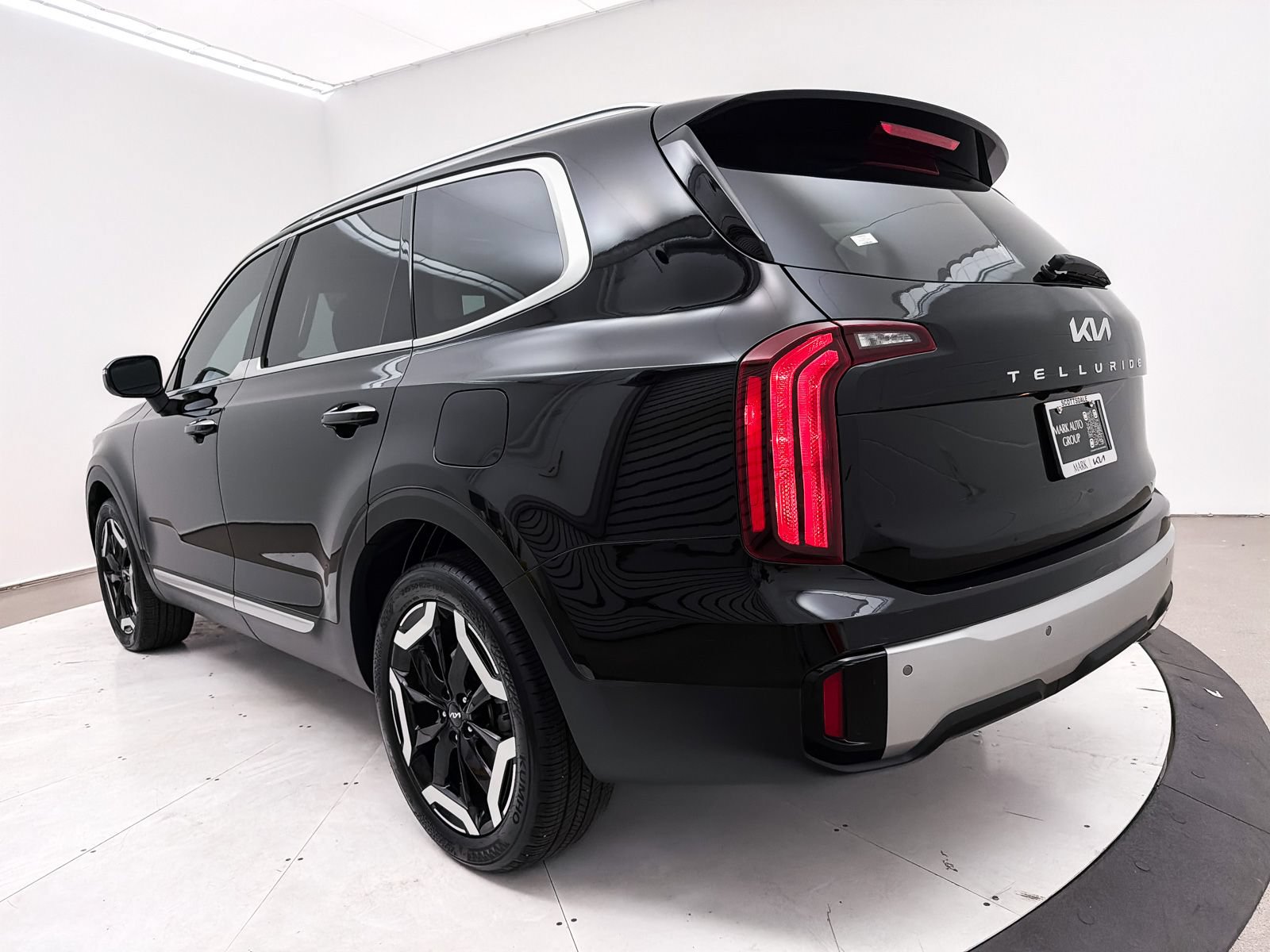 Certified 2024 Kia Telluride S w/ S Sunroof Package FWD image 10