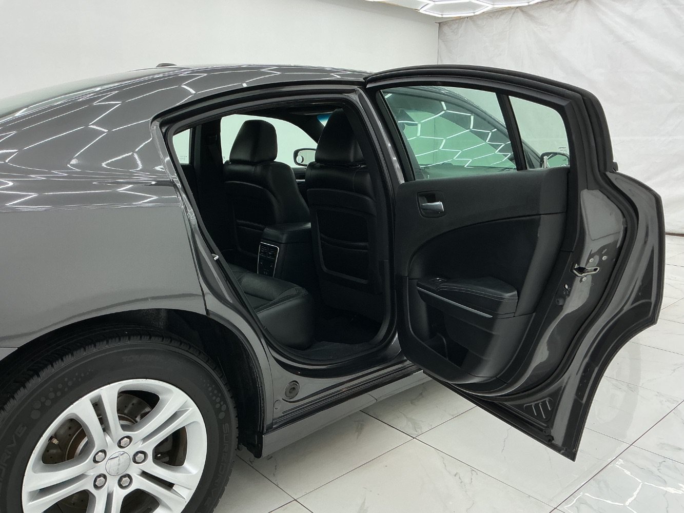 Used 2020 Dodge Charger SXT w/ Leather Interior Group RWD image 23