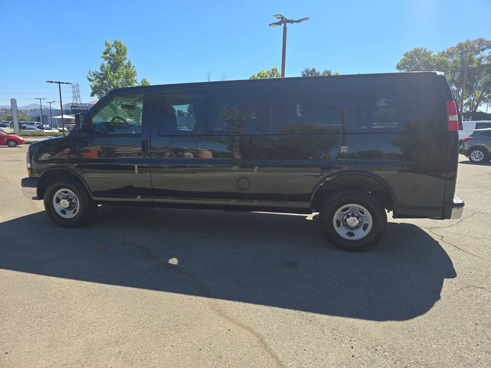 Used 2008 Chevrolet Express 3500 Extended Passenger w/ LT Preferred Equipment Group RWD image 8