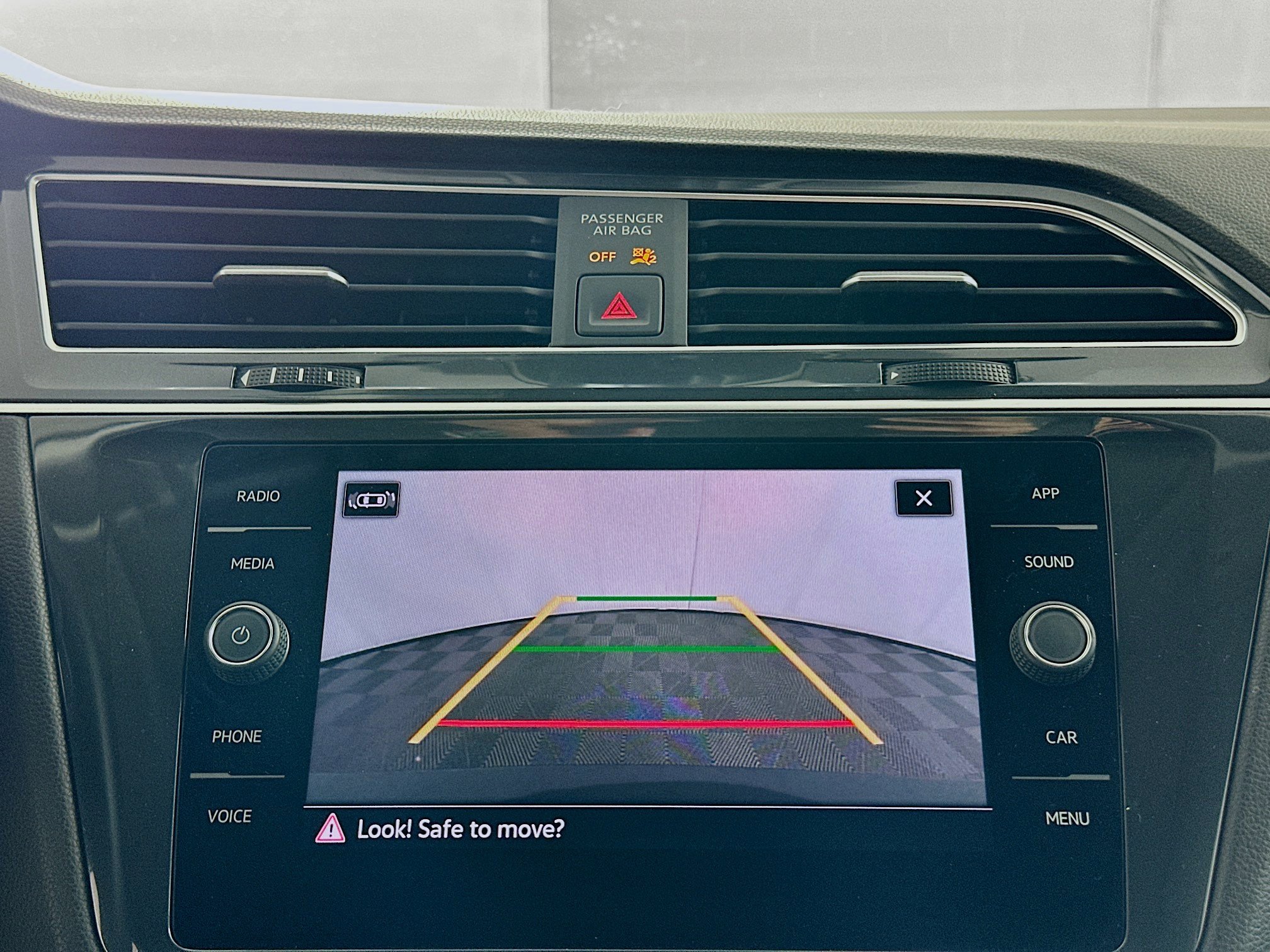 Used 2024 Volkswagen Tiguan SE FWD image 22