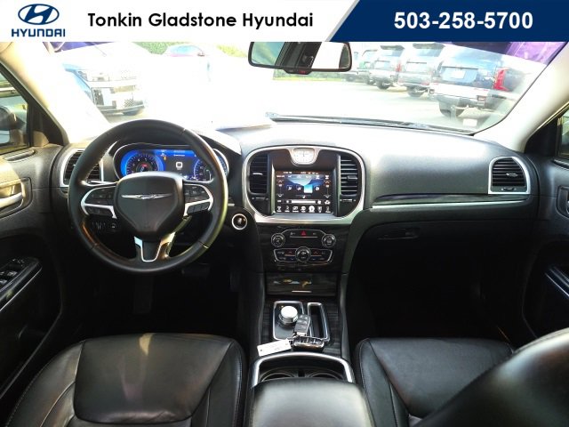 Used 2015 Chrysler 300 Limited w/ Driver Convenience Group image 27