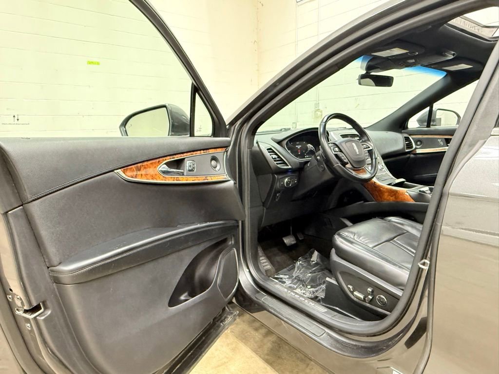 Used 2020 Lincoln Nautilus Reserve w/ Equipment Group 201A AWD/4WD image 27