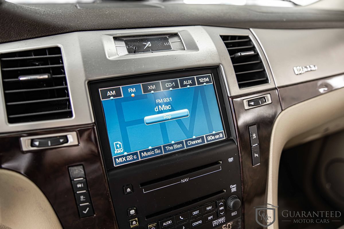 Used 2010 Cadillac Escalade 2WD Hybrid image 30