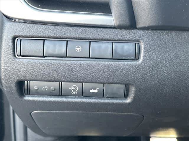 Used 2026 Nissan Rogue SV FWD image 17