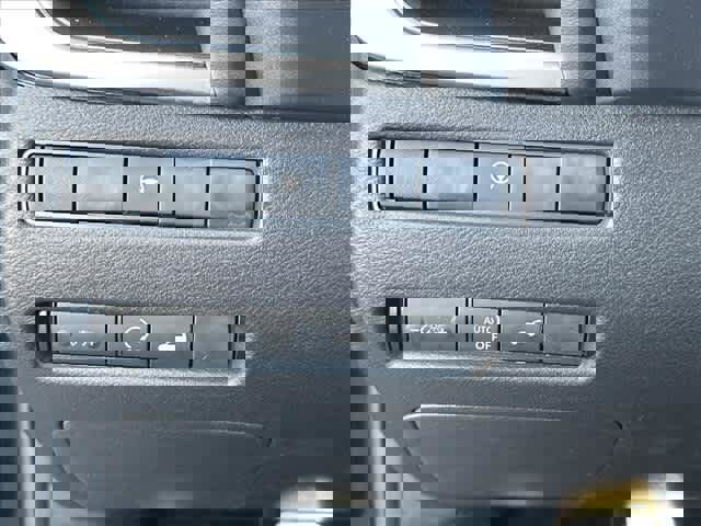 Used 2026 Nissan Rogue SV image 17