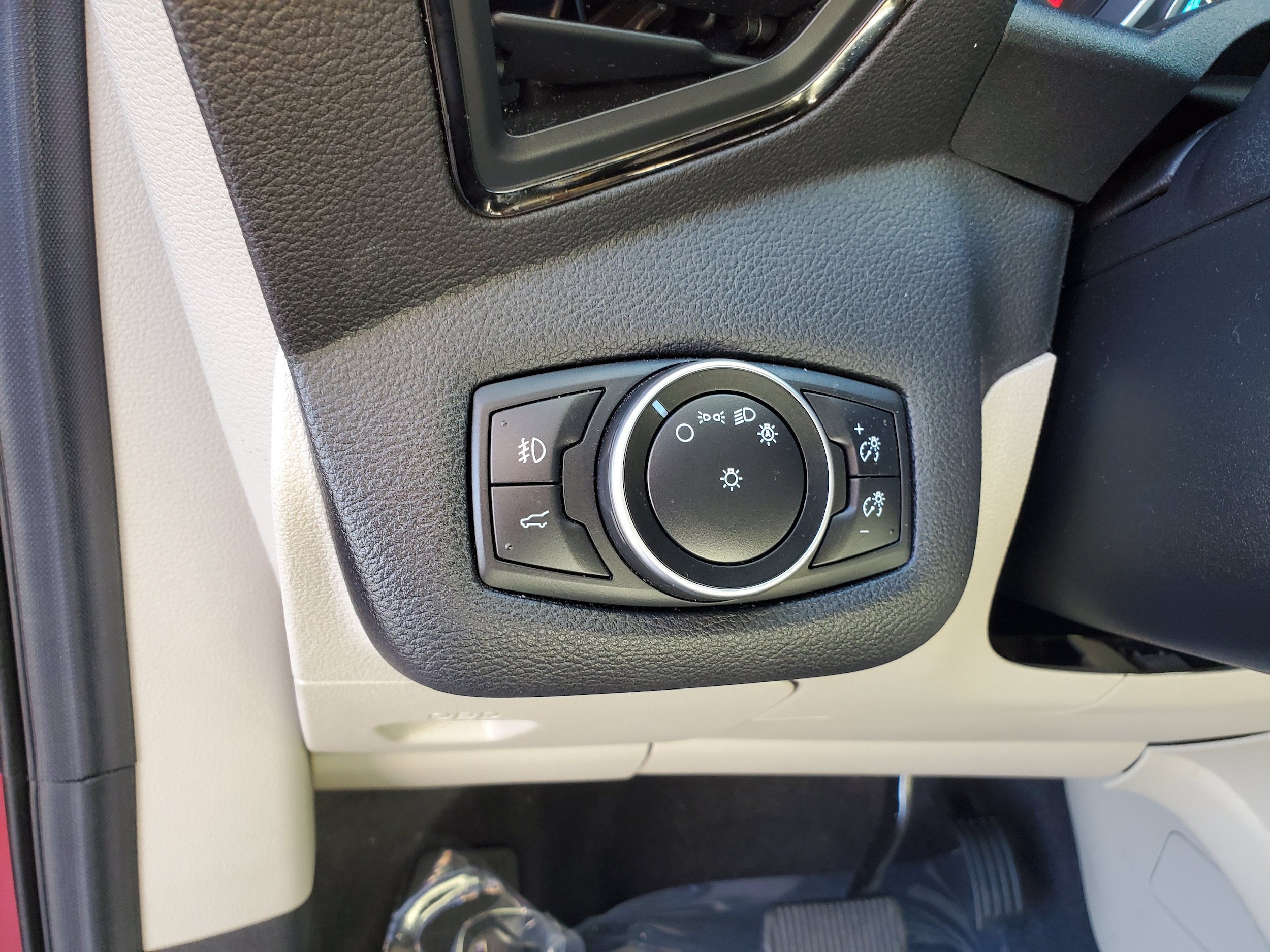 Used 2017 Ford Escape Titanium AWD/4WD image 14