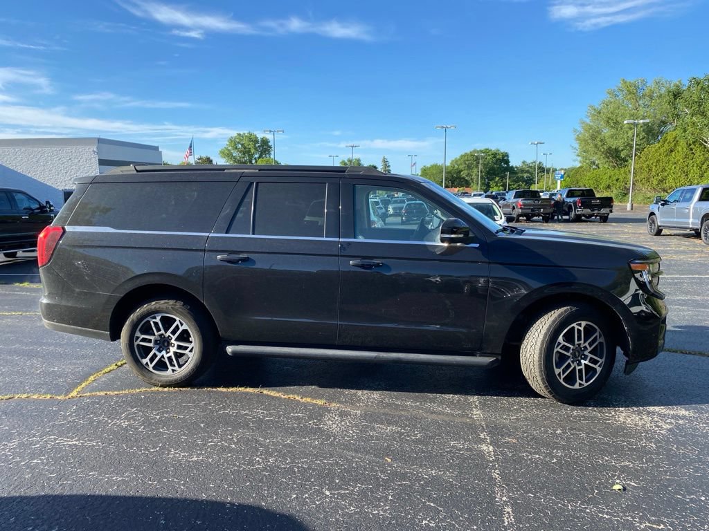 Used 2025 Ford Expedition Max Active AWD/4WD image 4