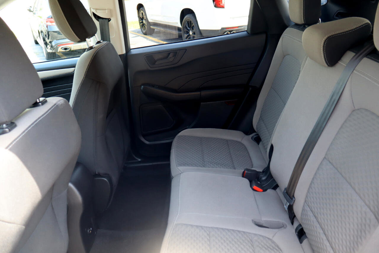 Used 2022 Ford Escape SE image 13