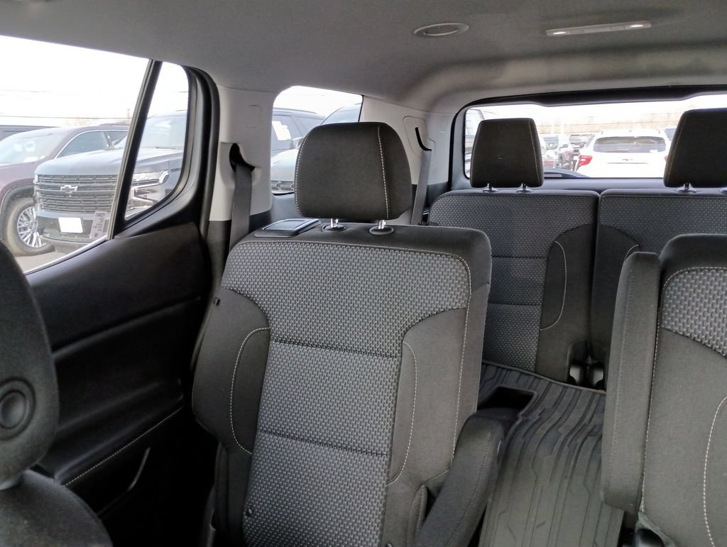 Used 2023 GMC Acadia SLE w/ Driver Convenience Package FWD image 12