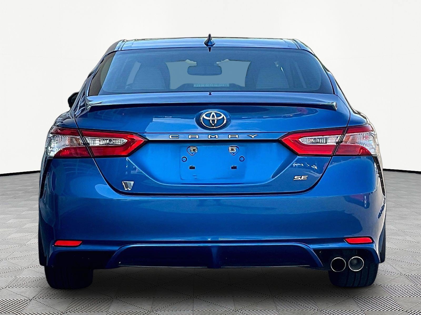 Used 2020 Toyota Camry SE w/ Convenience Package FWD image 5